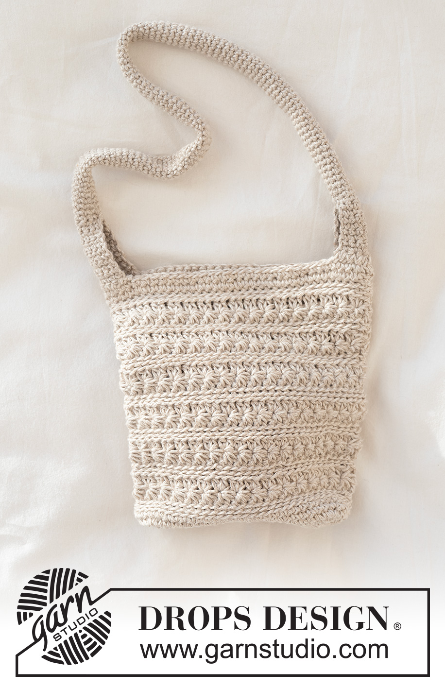 Cream Breeze Bag / DROPS 265-13 - Heklet liten veske i DROPS Bomull-Lin. Arbeidet hekles rundt nedenfra og opp med stjernemønster.