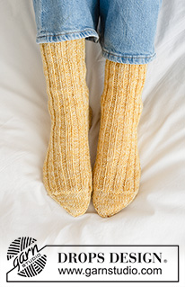 Pudding Socks / DROPS 265-18 - Knitted socks in DROPS Fiesta. The piece is worked top down with Granny heel. Sizes 35 - 43.