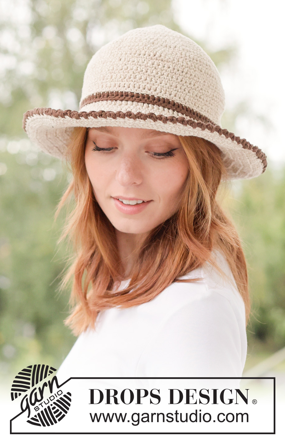 Rustic Rhythm Hat / DROPS 265-2 - Ylhäältä alas virkattu hattu 2-kertaisesta DROPS Safran-langasta. Työssä on kiinteitä silmukoita, pylväitä ja rapuvirkkausta.
