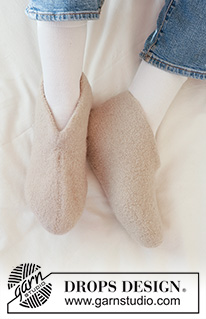 Soft Sand Slippers / DROPS 265-22 - Strikkede og filtede sutsko i DROPS Nepal. Størrelse 35 - 43.