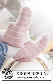 Pink Puff Slippers / DROPS 265-32 - Kötött és nemezelt lábbeli DROPS Nepal fonalból A darabot oda-vissza haladva készítjük csíkokkal. 26 - 43-as méretben. Téma: Húsvét