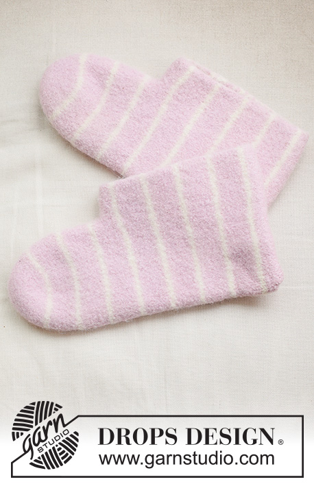 Pink Puff Slippers / DROPS 265-32 - Kötött és nemezelt lábbeli DROPS Nepal fonalból A darabot oda-vissza haladva készítjük csíkokkal. 26 - 43-as méretben. Téma: Húsvét