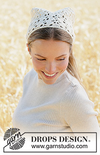 Moon Dust Bandana / DROPS 265-7 - Virkattu huivi / bandana-huivi DROPS Cotton Merino -langasta. Työ virkataan tasona ja työssä on viuhkakuvioita.