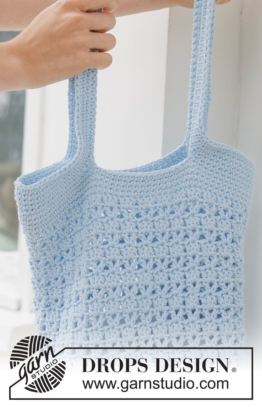 Betty Blue Bag / DROPS 265-9 - Heklet veske / nett i DROPS Paris. Arbeidet hekles rundt nedenfra og opp med hullmønster.