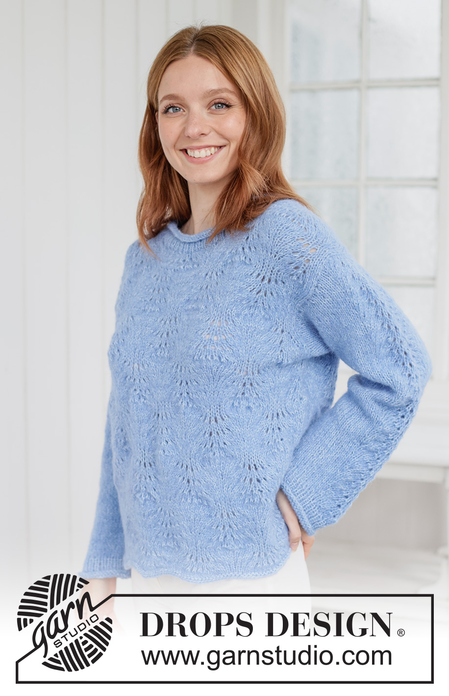 Blue Plume Sweater / DROPS 266-20 - Pulovr s vlnkovým vzorem a evropskými/zešikmenými náramenicemi pletený shora dolů z příze DROPS Alpaca a DROPS Brushed Alpaca Silk. Velikost XS – XXXL.