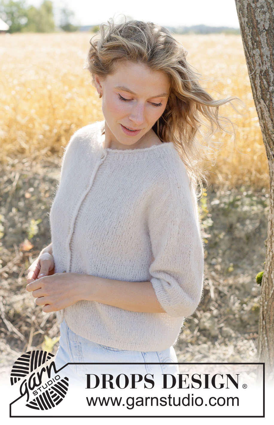 Quiet Field Cardigan / DROPS 266-31 - Propínací svetr se sedlovými náramenice, rolovacím lemem, dutinkou a krátkými rukávy pletený shora dolů lícovým žerzejem z příze DROPS Brushed Alpaca Silk. Velikosti: XS - XXXL.