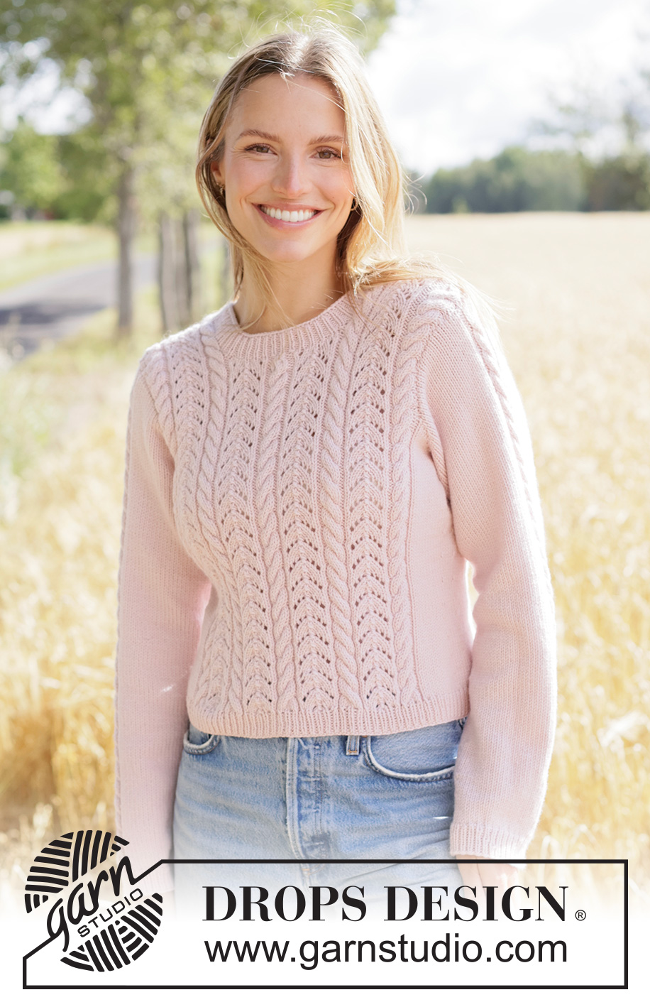 Forever Rose Sweater / DROPS 267-1 - Pulovr s krajkovým a copánkovým vzorem pletený zdola nahoru z příze DROPS Daisy nebo DROPS Lima. Velikost XS – XXXL.