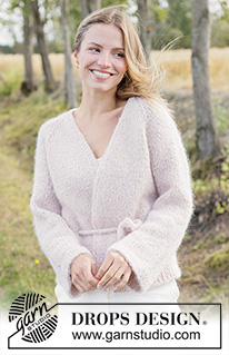 Spring Hug Wrap / DROPS 267-3 - Raglánový zavinovací svetr s dutinkou a páskem pletený shora dolů lícovým žerzejem z přízí DROPS Air a DROPS Melody. Velikosti: XS - XXXL.