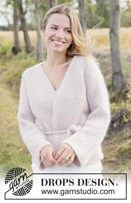 Spring Hug Wrap / DROPS 267-3 - Raglánový zavinovací svetr s dutinkou a páskem pletený shora dolů lícovým žerzejem z přízí DROPS Air a DROPS Melody. Velikosti: XS - XXXL.