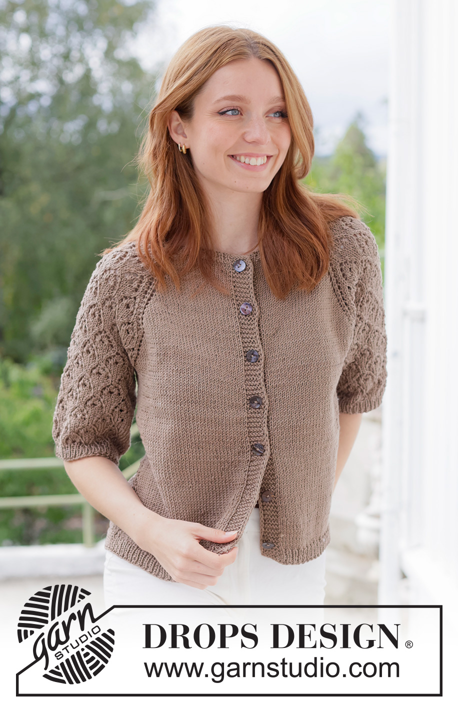 Tea Time Lace Cardi / DROPS 268-9 - Kötött kardigán DROPS Muskat fonalból. A darabot fentről lefelé irányban készítjük, raglán szabásvonallal, csipkemintával, zsinórkötéssel és rövid ujjakkal Méret: XS - XXXL