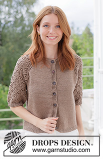 Tea Time Lace Cardi / DROPS 268-9 - Kötött kardigán DROPS Muskat fonalból. A darabot fentről lefelé irányban készítjük, raglán szabásvonallal, csipkemintával, zsinórkötéssel és rövid ujjakkal Méret: XS - XXXL
