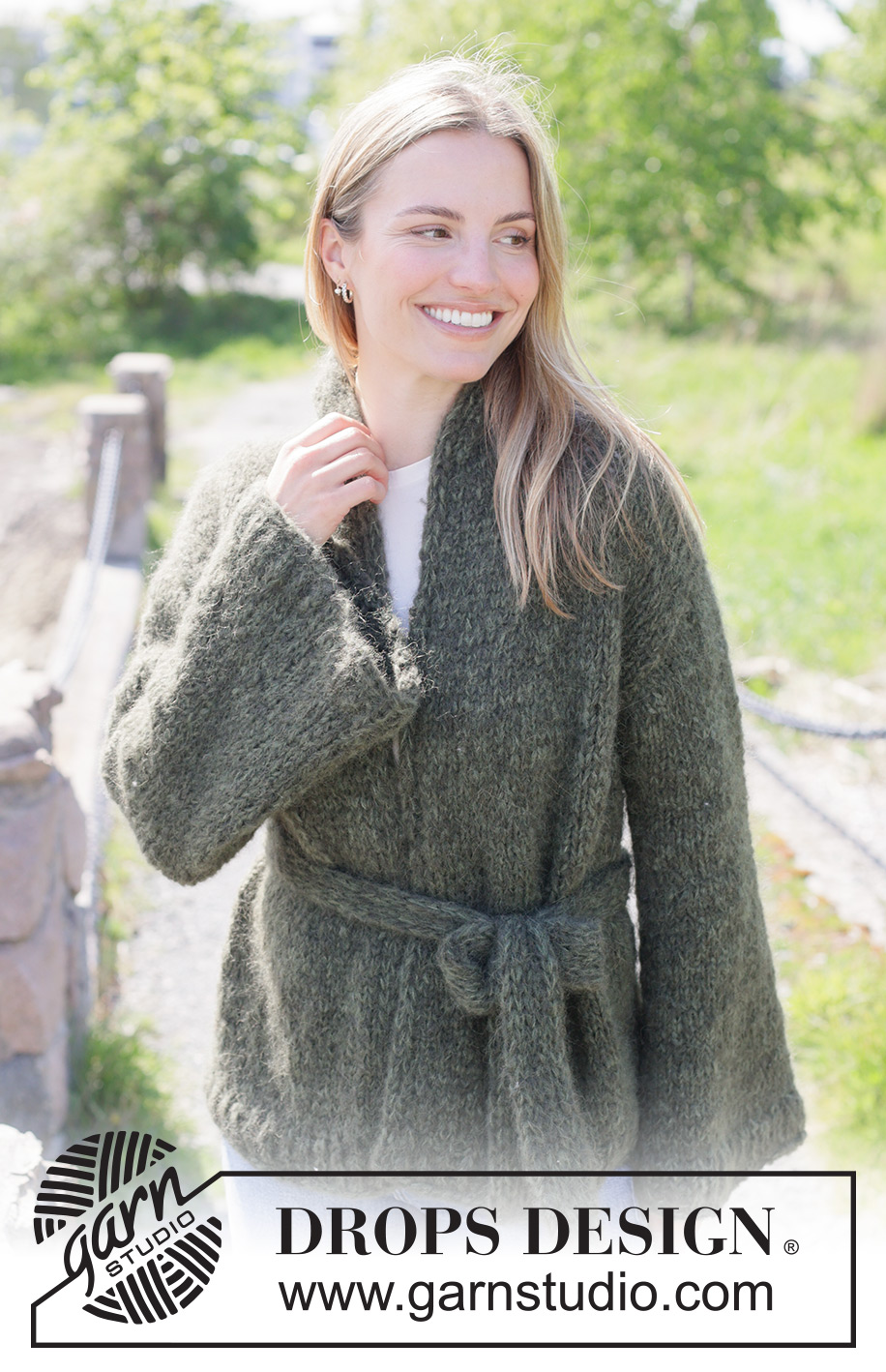 Deep Forest Jacket / DROPS 271-33 - Free knitting patterns by