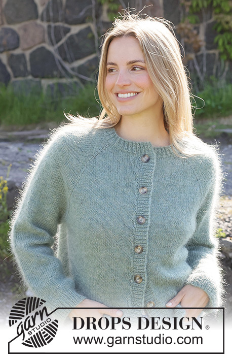 Sage Leaf Cardigan / DROPS 271-6 - Gilet tricoté en DROPS Alpaca et DROPS Kid-Silk ou bien en DROPS BabyMerino et DROPS Kid-Silk. Se tricote de haut en bas avec emmanchures raglan et bordures en côtes anglaises. Du XS au XXXL.