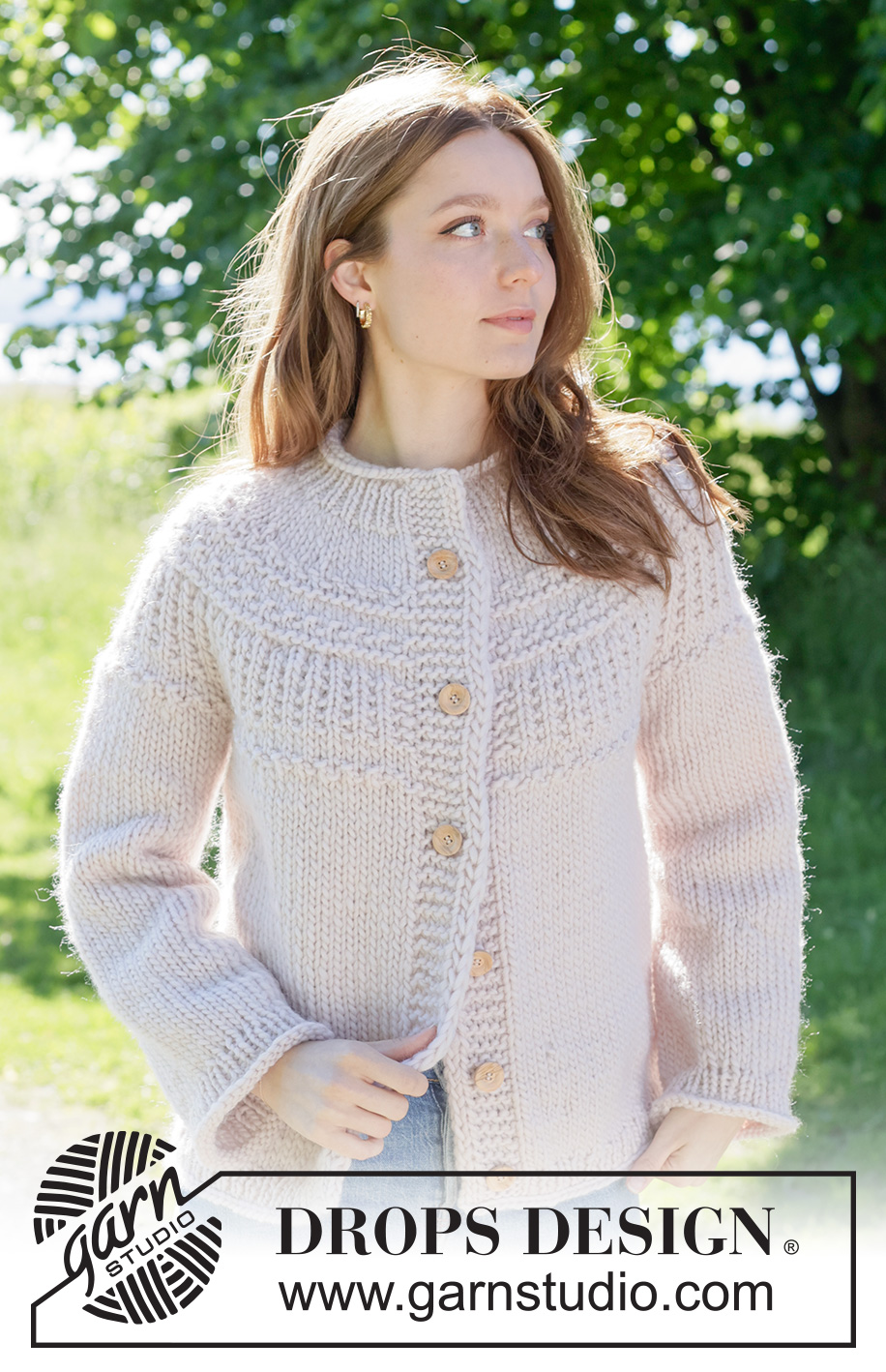 Hazy Morning Cardigan / DROPS 272-31 - Modelos de tricô gratuitos