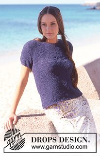 Lovely Azure / DROPS 65-12 - DROPS short-sleeved jumper in Cotton Frisé with pattern border and crochet edges in Muskat.