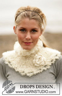DROPS 98-2 - Løs DROPS hals i ”Puddel” med blomst i ”Snow”