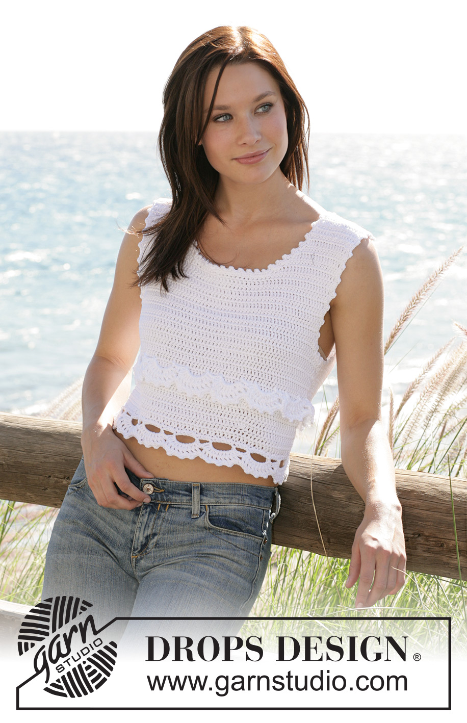 Country Charm / DROPS 99-15 - DROPS crochet top with mussel shaped border in Muskat.