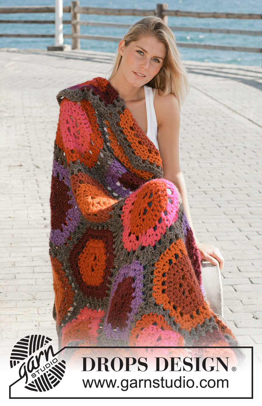 Pineapple Fire / DROPS 99-31 - DROPS Crochet blanket in ”Snow” made of 6-edged panels