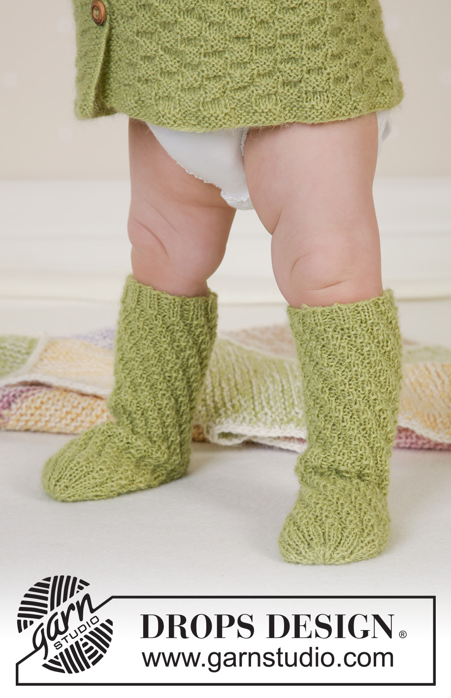 Green Leaf Socks / DROPS Baby 14-10 - Knitted tube socks in DROPS Alpaca for baby and children. Size 1 month to 4 years.