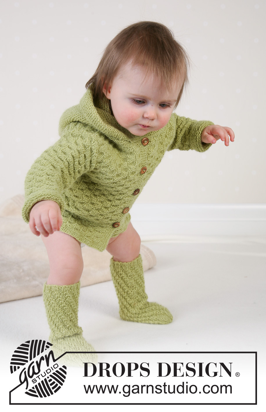 Green Leaf Socks / DROPS Baby 14-10 - Knitted tube socks in DROPS Alpaca for baby and children. Size 1 month to 4 years.