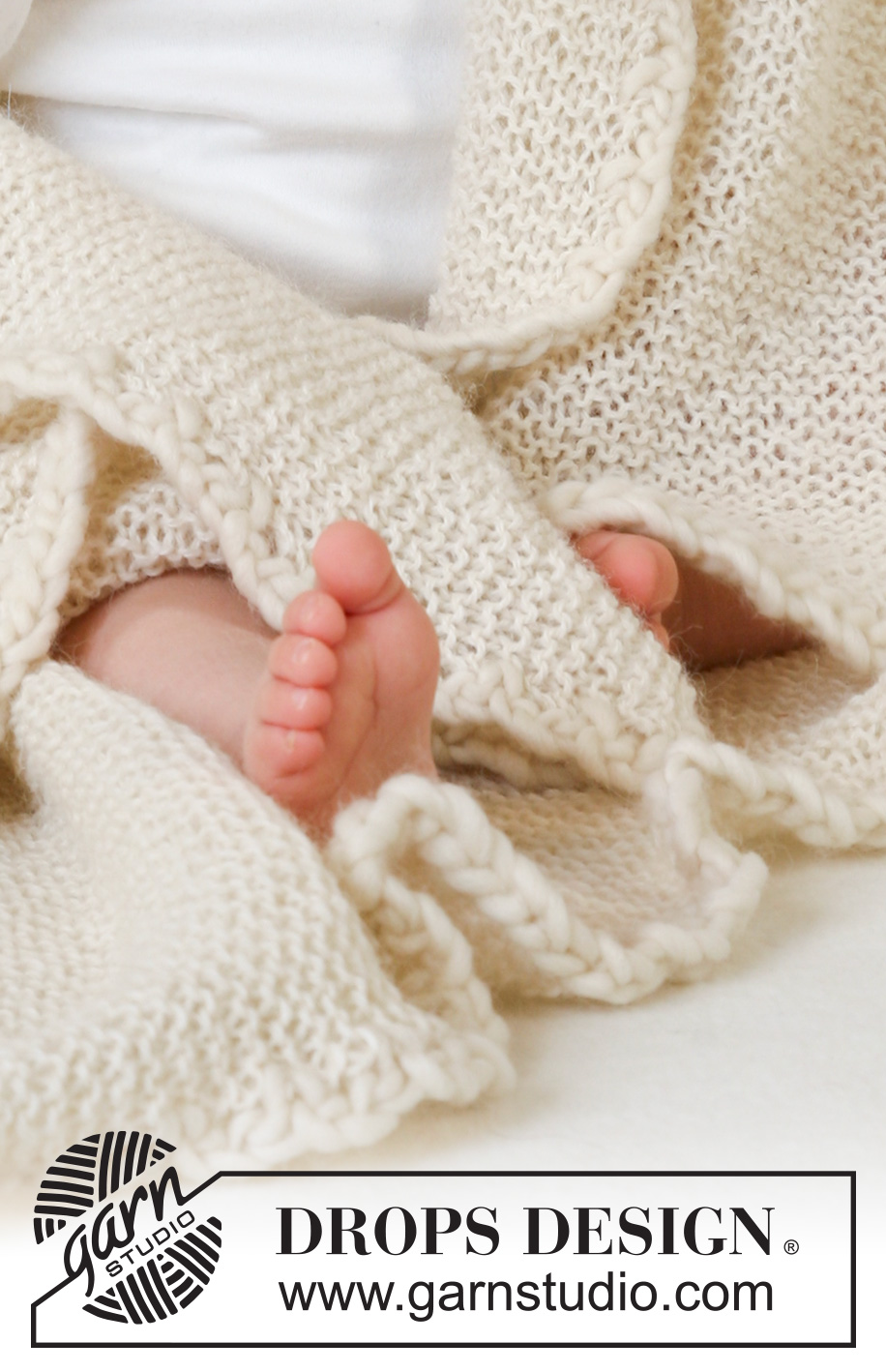 Petit Crème / DROPS Baby 14-12 - Deken en muts in ribbelsteeek, gebreid in DROPS Alpaca. Thema: babydeken
