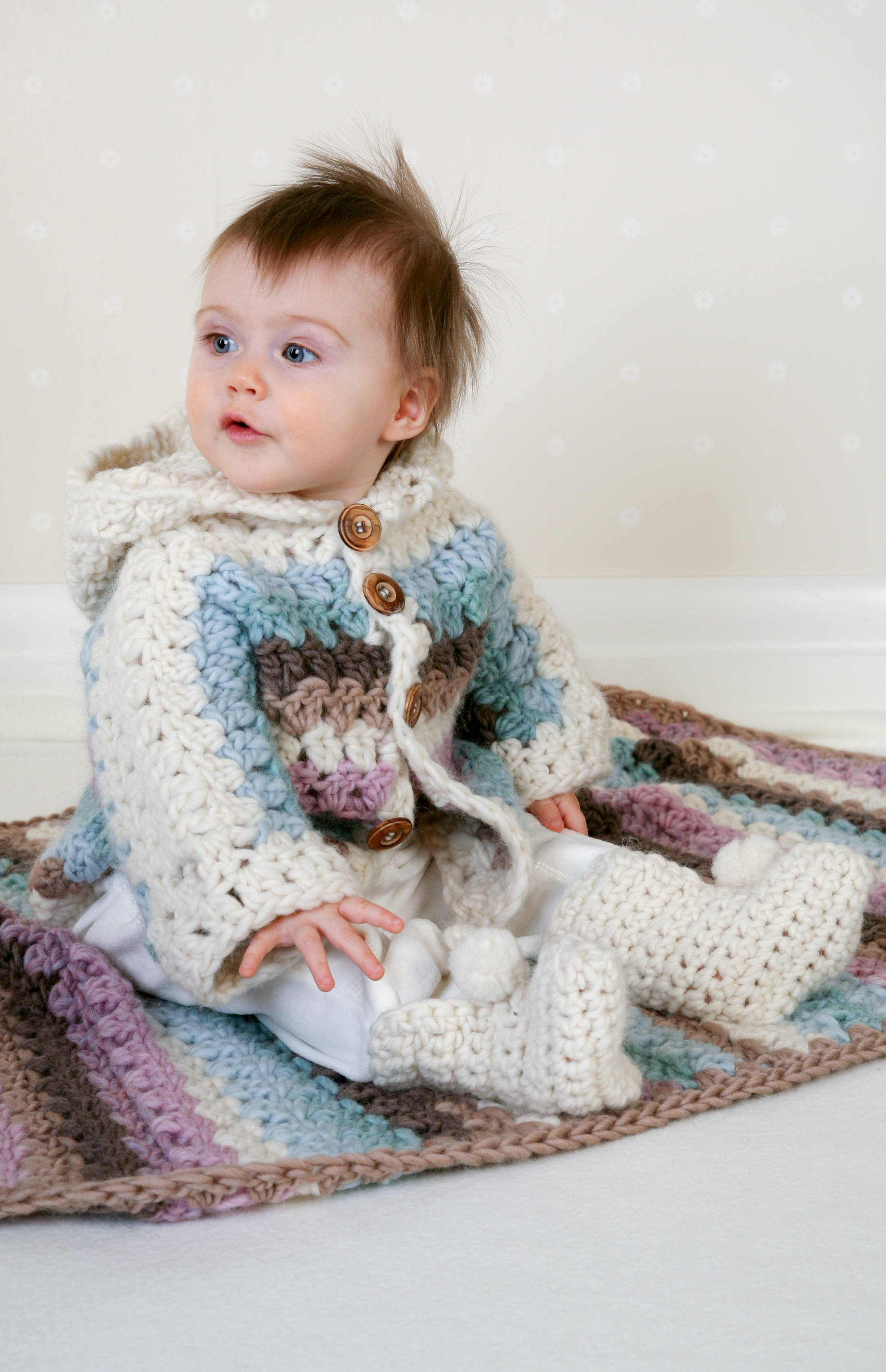 Free patterns using DROPS Snow / DROPS Baby 14-25