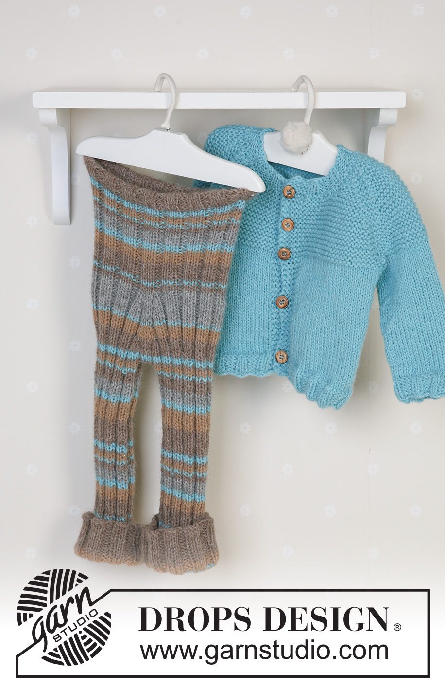 Little Sea Man / DROPS Baby 14-29 - Completo formato da cardigan con raglan, pantaloni a coste a strisce e pantofole lavorati ai ferri in DROPS Alpaca. Taglie per neonati e bambini, da 1 mese a 4 anni.