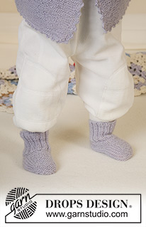 Little Fiona / DROPS Baby 14-6 - Knitted jacket with seamless sleeves and socks in garter stitch in DROPS Alpaca.  Sizes for baby and children, 1 month to 4 years.