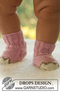Baby Squirrel / DROPS Baby 17-18 - Set of knitted cardigan with round yoke, squirrel and heart detail, plus socks and pants in rib st for baby and children in DROPS Alpaca