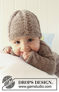 Little Chestnut / DROPS Baby 19-17 - Settet består av: 
Strikket DROPS jakke med rundfelling, lue og sokk med flettemønster,  i ”Alpaca”.
