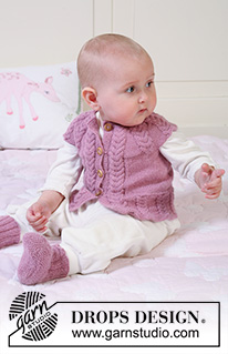 Sweet Greta / DROPS Baby 19-18 - Settiin kuuluu: Vauvan ja lapsen palmikollinen raglanliivi ja sukat DROPS Alpaca-langasta.