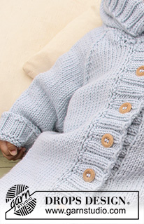 Little Blue Dream / DROPS Baby 20-23 - Sett med strikket overall med raglan til baby og barn, og heklet bamse i DROPS Merino Extra Fine