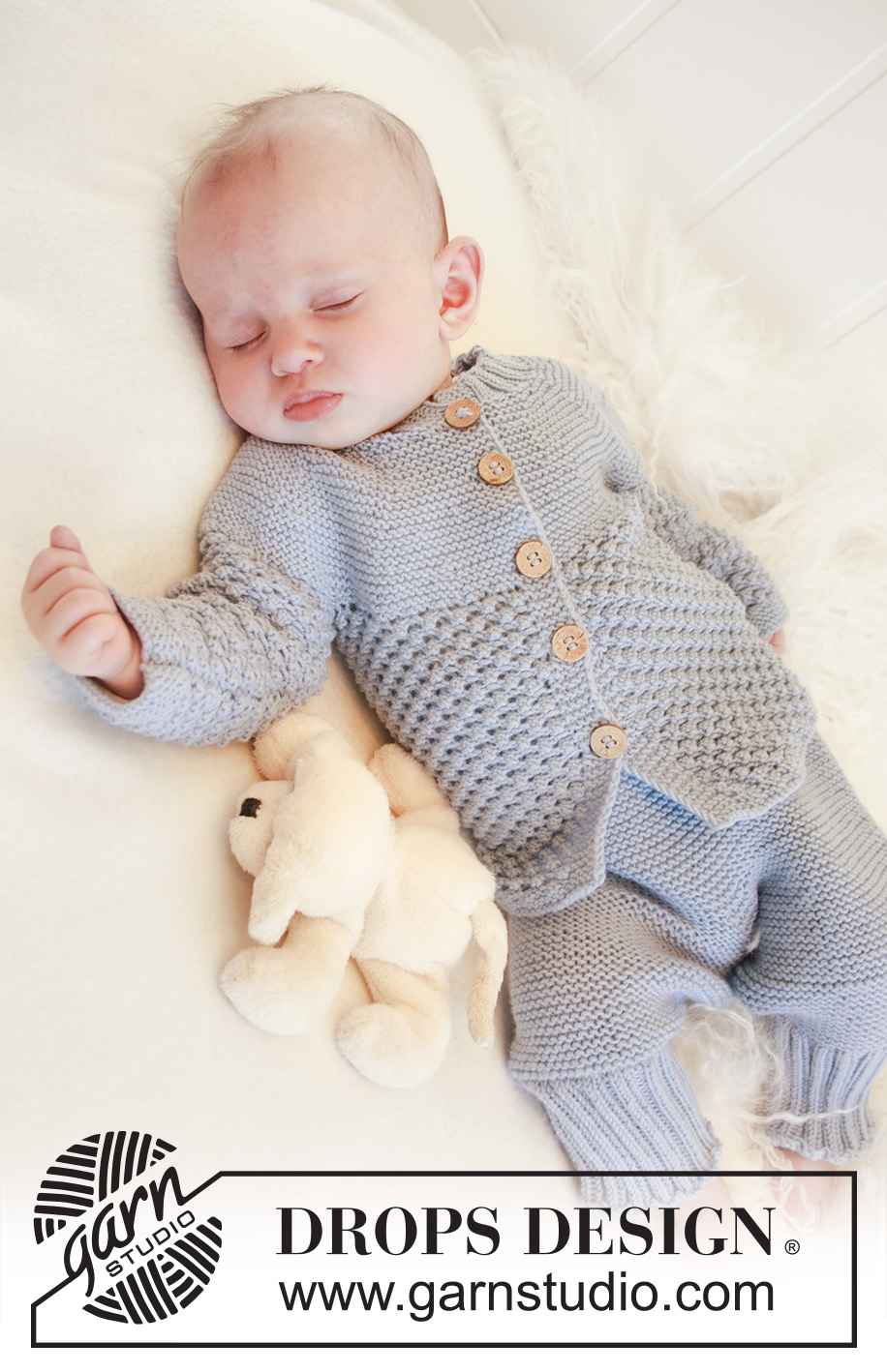 Blueberry / DROPS Baby 21-24 - Set of knitted socks, pants and jacket with round yoke and blackberry pattern for baby and children in DROPS Alpaca