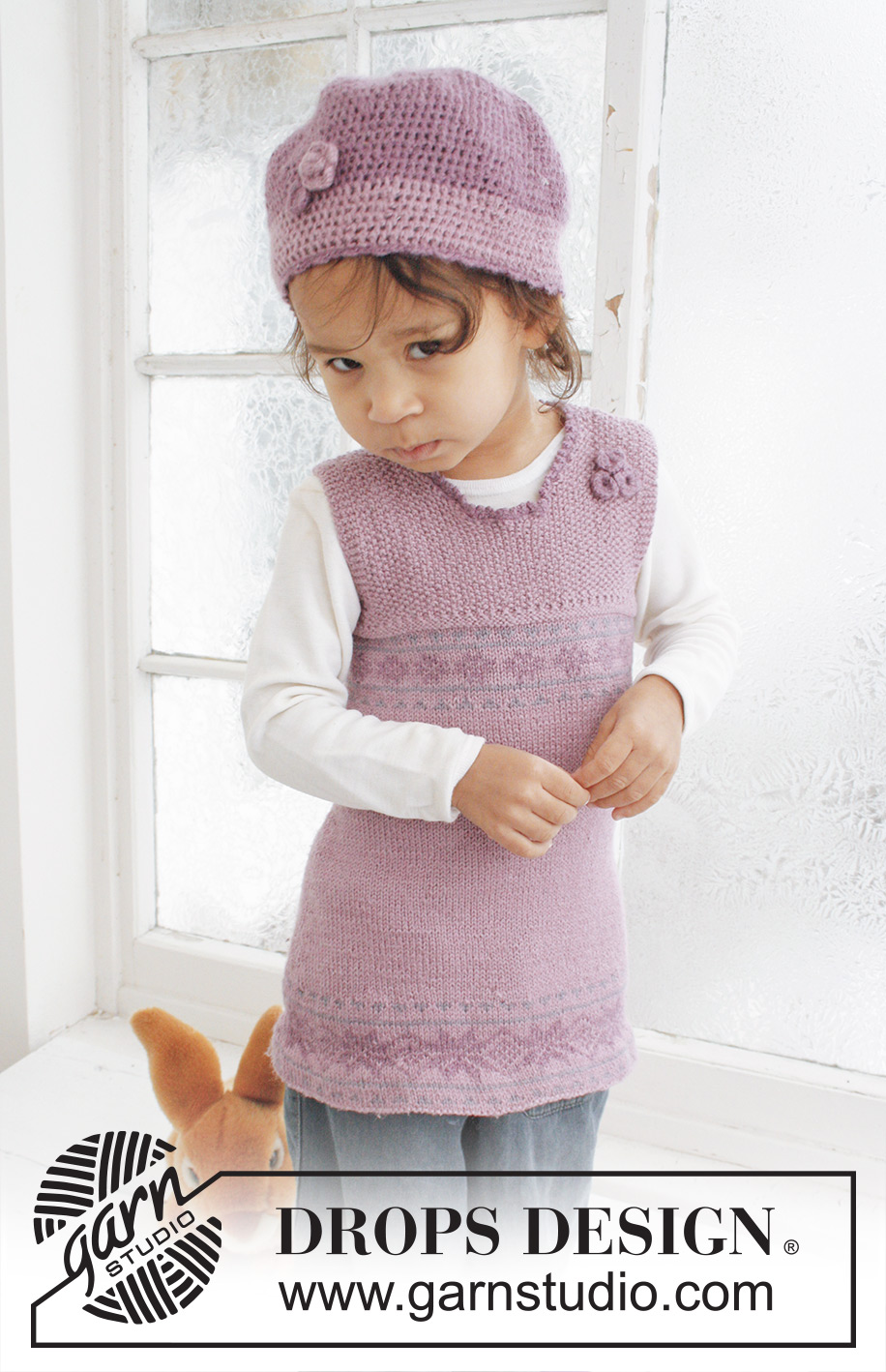 Sweet Violette / DROPS Baby 21-7 - Conjunto de vestido de punto y gorro en ganchillo para bebés y niños en DROPS BabyAlpaca Silk.