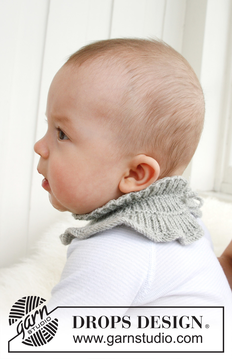 Henrik VIII / DROPS Baby 21-9 - Knitted neck warmer or bib for baby and child in DROPS BabyMerino