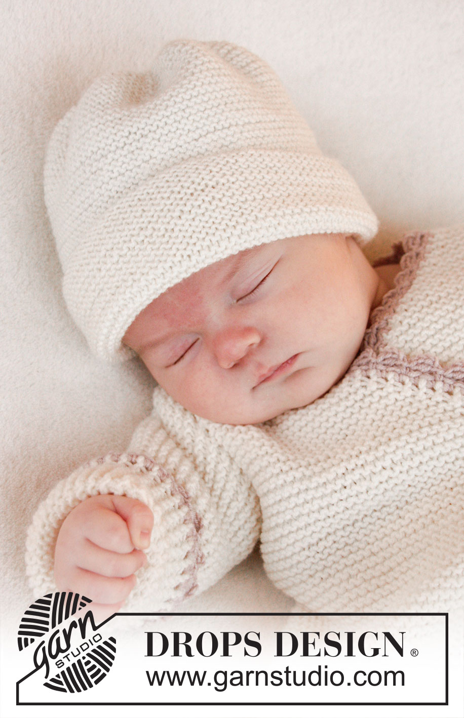 Bedtime Stories / DROPS Baby 25-11 - Knitted wrap cardigan in garter st and crochet edge for baby in DROPS BabyMerino. Size premature - 4 years