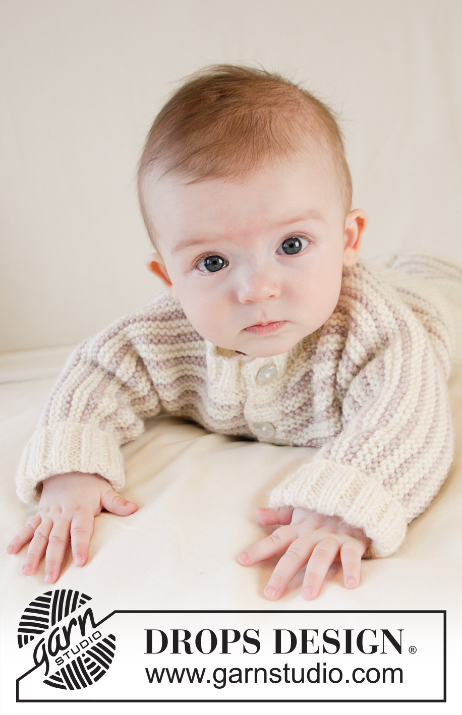 Little Darcy / DROPS Baby 25-18 - Vauvan ainaoikeinneulottu raitajakku DROPS Karisma-langasta. Koot 0 - 4 v.