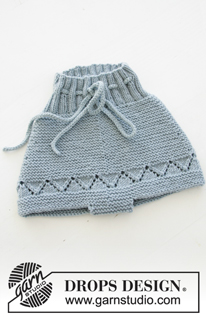 Odeta Pants / DROPS Baby 31-4 - Das Set umfasst: Gestrickte Shorts und Schühchen / Hausschuhe mit Lochmuster und Krausrippen für Babys. Größe Frühchen - 4 Jahre. Das Set wird gestrickt in DROPS BabyMerino.