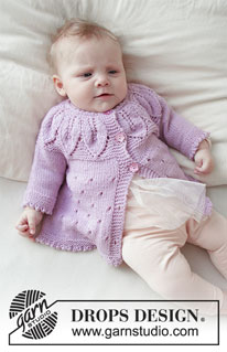 Pink Petals / DROPS Baby 33-13 - Prjónuð peysa fyrir börn og sokkabuxur úr DROPS BabyMerino. Peysan er prjónuð ofan frá og niður með blaðamynstri, hringlaga berustykki og A- formi. Sokkabuxurnar eru prjónaðar ofan frá og niður með gatamynstri. Stærð fyrirburar til 2 ára.
