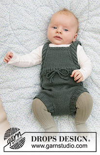 Ready to Play Romper / DROPS Baby 33-21 - Knitted play suit for baby with cables and moss stitch in DROPS Merino Extra Fine. Size 1 - 24 months.