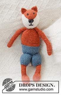 Mister Fox / DROPS Baby 36-11 - Strikket ræv med bukser, bluse og sløjfe i DROPS Alpaca.