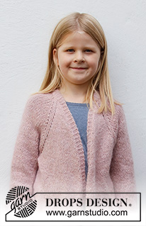 Feeling Whimsy / DROPS Baby & Children 38-19 - Gilet enfant tricoté de haut en bas en DROPS Sky et DROPS Kid-Silk, avec emmanchures raglan et poches. Du 3 au 14 ans.