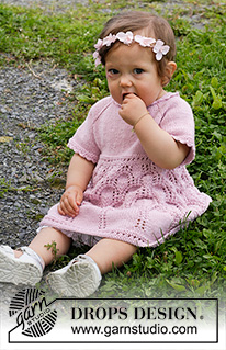 Little Miss Daisy / DROPS Baby & Children 38-2 - Prjónaður kjóll fyrir börn úr DROPS Cotton Merino. Stykkið er prjónað með laskalínu, ofan frá og niður með gatamynstri. Stærð 0 – 4 ára.