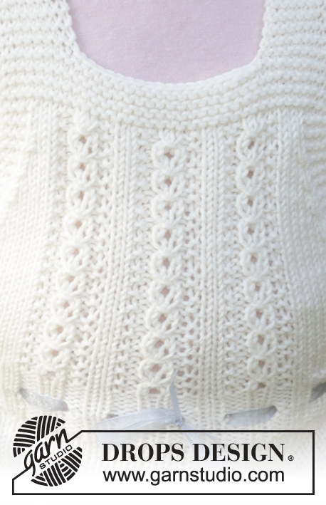 Magic in the Air / DROPS Baby & Children 38-4 - Strikkede shorts med seler til baby og barn i DROPS BabyMerino. Arbejdet strikkes med hulmønster og retstrik. Størrelse 1 måned – 2 år.
