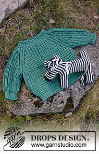 The Outdoors / DROPS Baby & Children 38-7 - Jersey de punto para bebé y niños con raglán en DROPS Merino Extra Fine. La pieza está tejida de arriba para abajo con punto inglés. Tallas 12 meses – 10 años.
