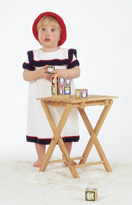 Sailor Girl / DROPS Baby 4-12 - DROPS Baby 4-12
DROPS Ruha és horgolt DROPS kalap Safran fonalból