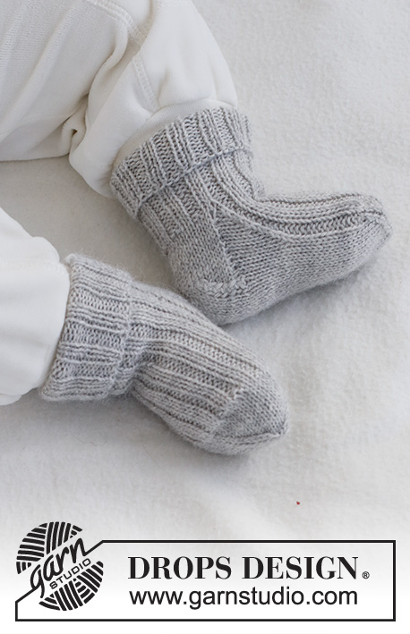 Little Pearl Socks / DROPS Baby 42-10 - Free knitting patterns by DROPS  Design