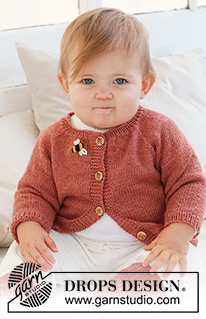 Little Bee Cardigan / DROPS Baby 42-4 - Strikket cardigan til baby og børn i DROPS BabyMerino. Arbejdet strikkes oppefra og ned med raglan og broderet bi. Størrelse 0 - 4 år.