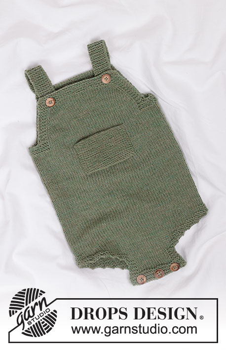 Little Fern Romper / DROPS Baby 45-10 - Tutina lavorata ai ferri per bambini in DROPS BabyMerino. Lavorata dall’alto in basso a maglia rasata e maglia legaccio. Taglie: 0-4 anni.