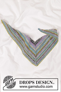 Thief of Hearts / DROPS Baby 45-13 - Knitted bib/shawl for babies in DROPS Fabel. The piece is worked top down with garter stitch. Sizes 0 to 4 years.